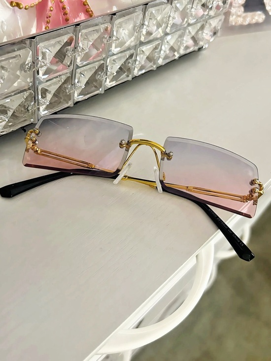 Source Unknown Accessories - Rimless Gradient Pink Women’s Sunglasses with Gold Bridge